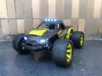 Coche Monster 4x4 Wltoys 144002 VERDE escala 1:14 60km/h con motor 550 con emisora LCD + BATERIA EXTRA